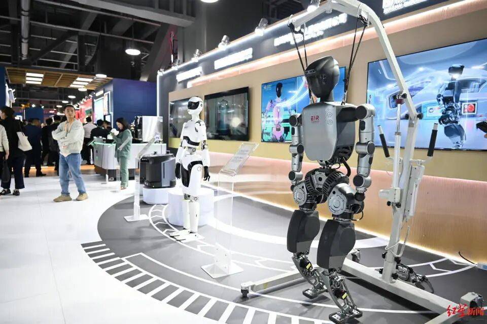 届进博会人形机器人、智能眼镜等“成都造”科技产品成亮点pg电子娱乐平台进博人文丨『红星新闻』四川馆亮相第八(图3)